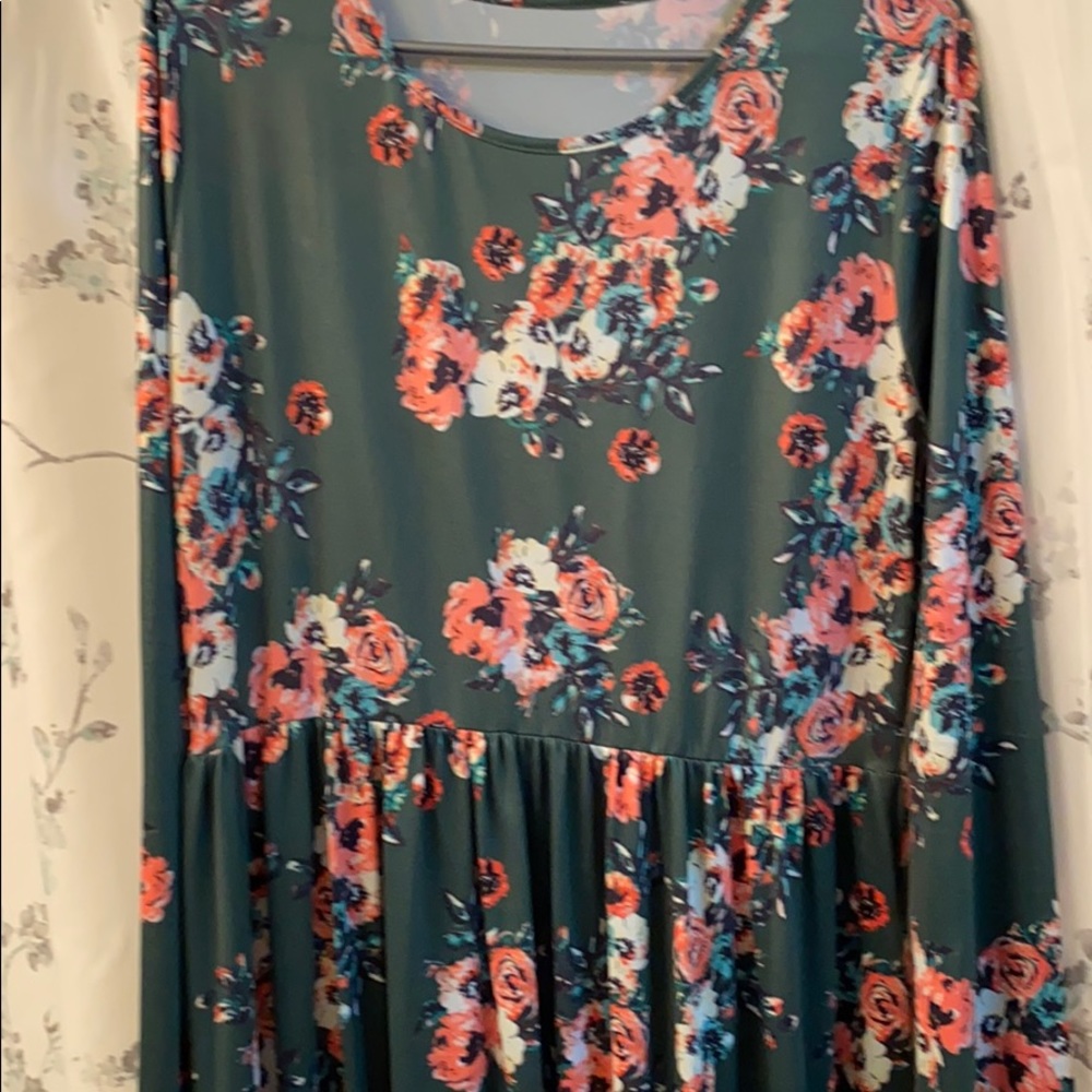 Long sleeve green floral maxi dress